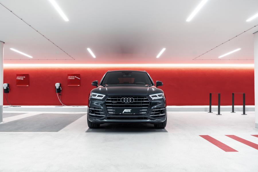  Audi Q5 55 TFSI e by ABT 2020 года  (фото 2 из 18)